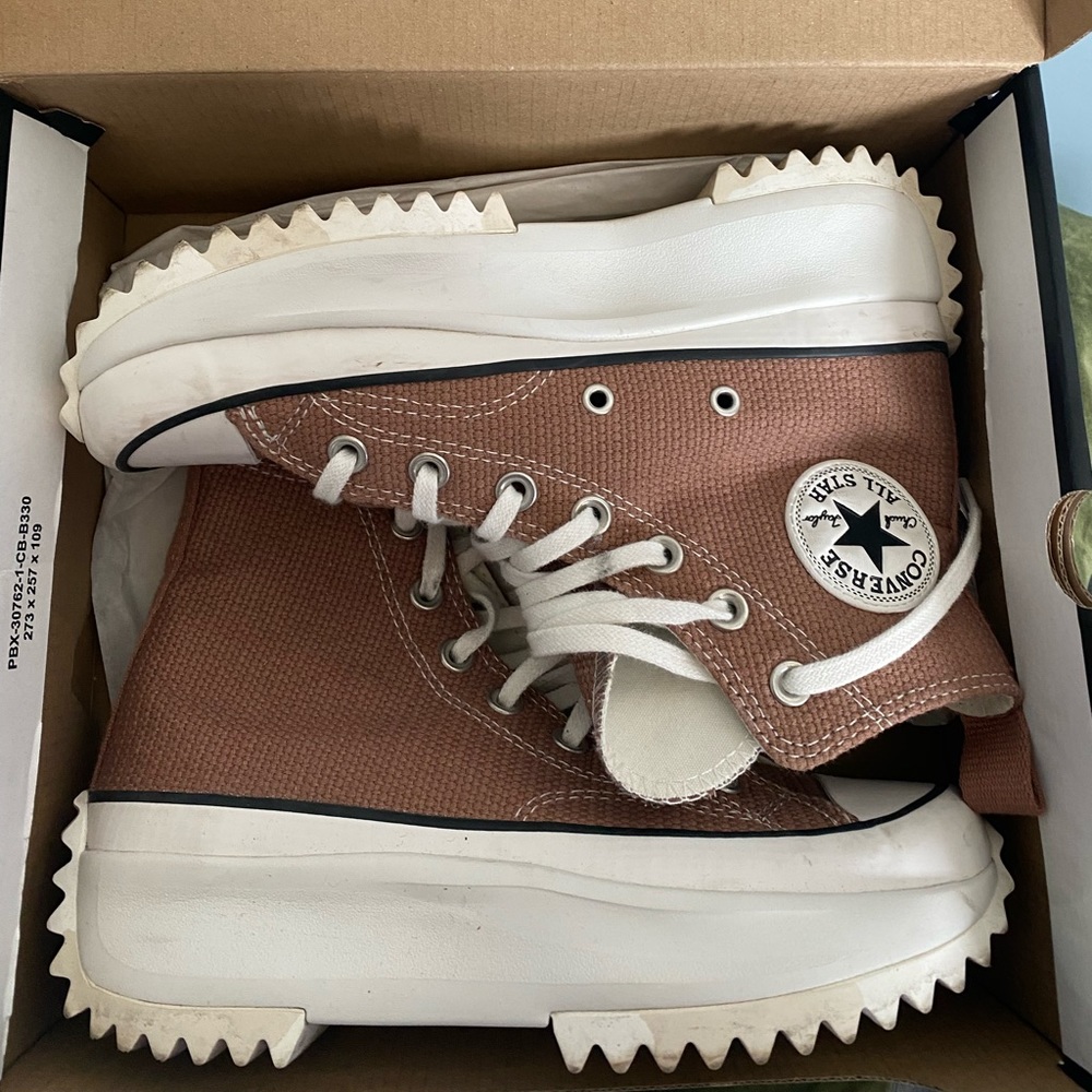 Converse run star hike